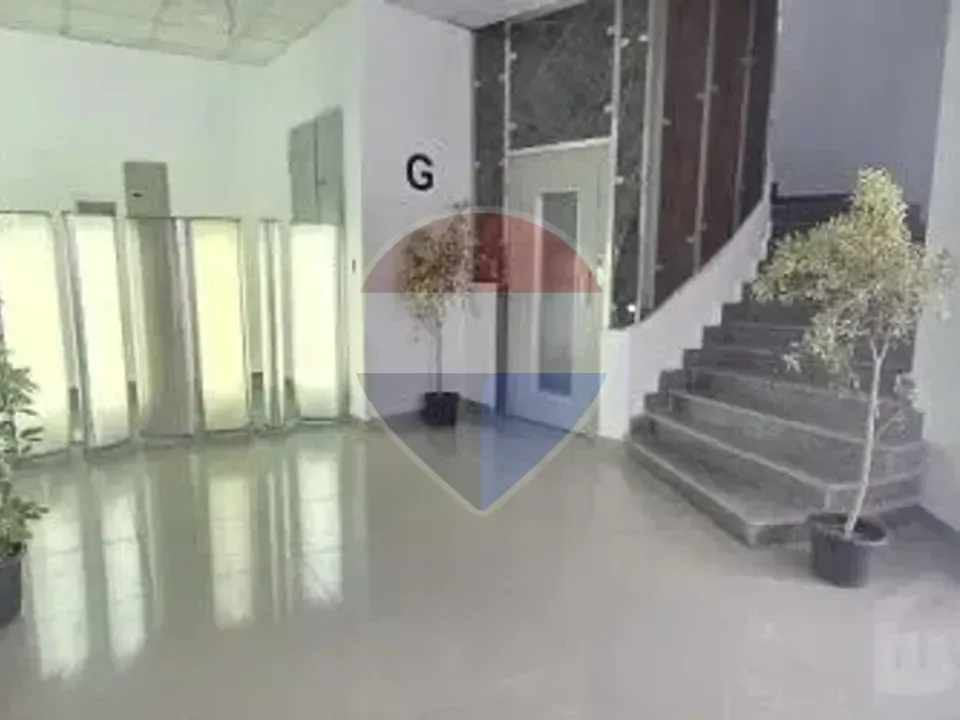 Administrative building with 3 floors for rent.