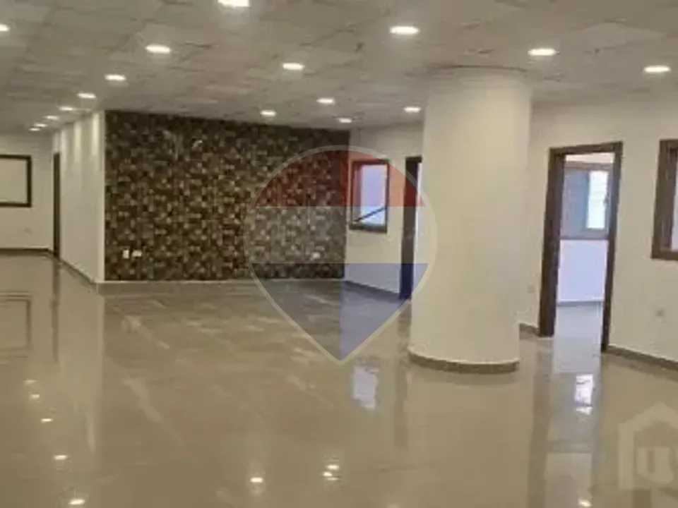Administrative building with 3 floors for rent.