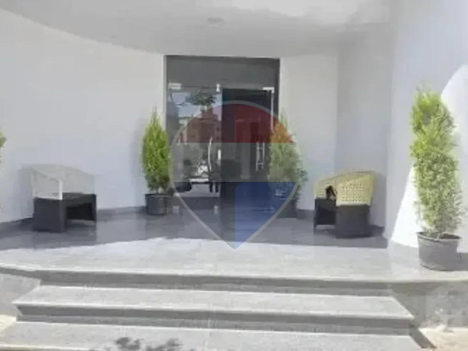 Administrative building with 3 floors for rent.