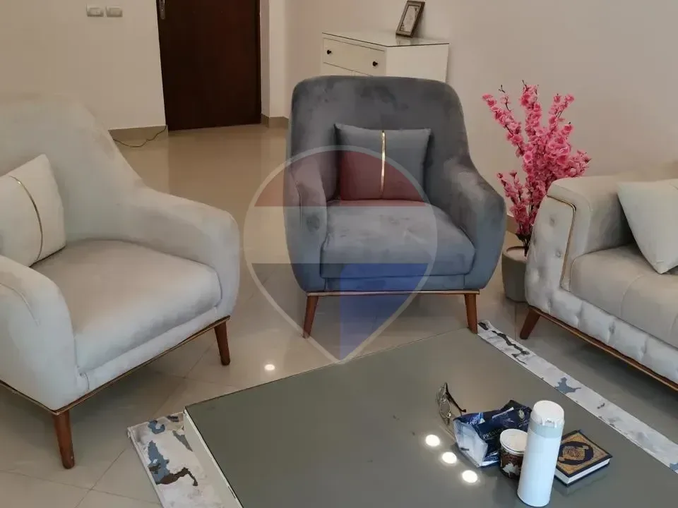 urnished ground apartment with private garden