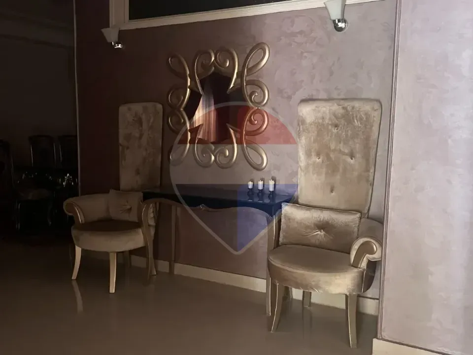 Apartment with Shaded Parking in El Yasmine