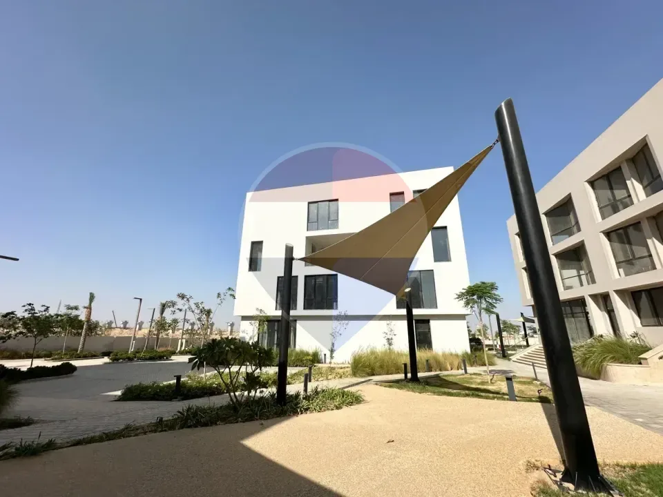 Office Space in O West Compound – Prime Location