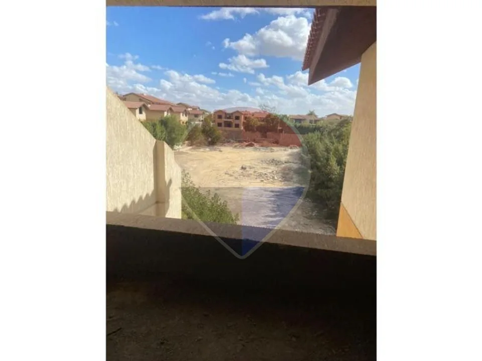 Corner Townhouse Prime Location Opposite Beverly