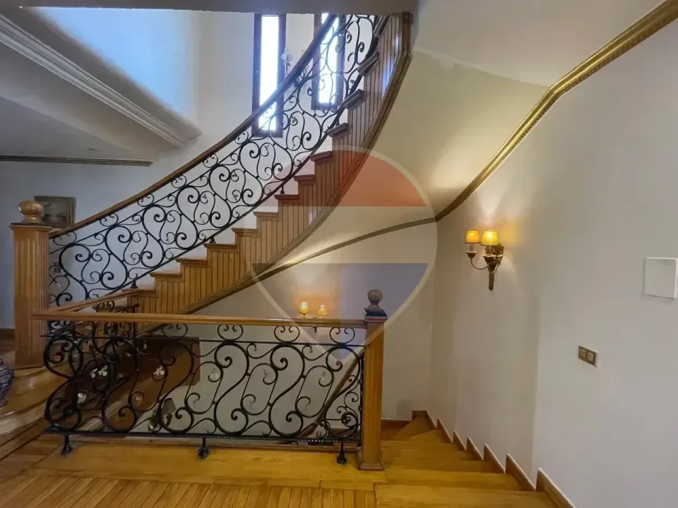 Villa for Sale in Mirage City