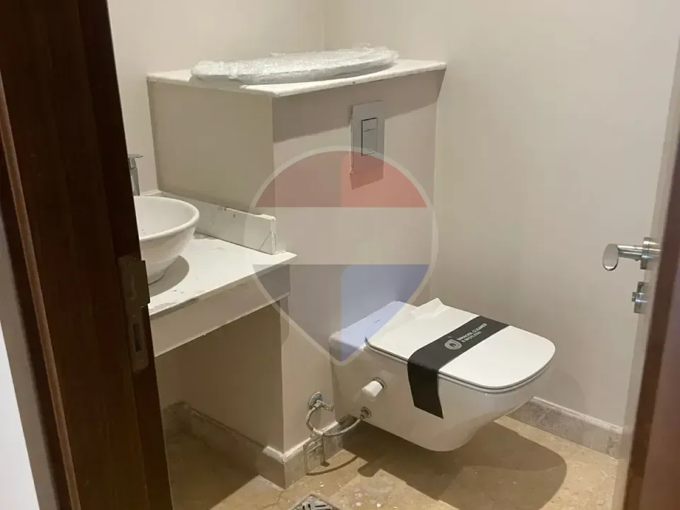 فرصة للإيجار في زد الشيخ زايد