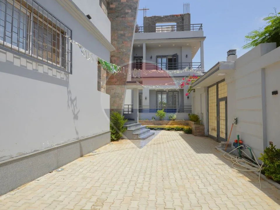 600 m² villa for sale in the Villas District