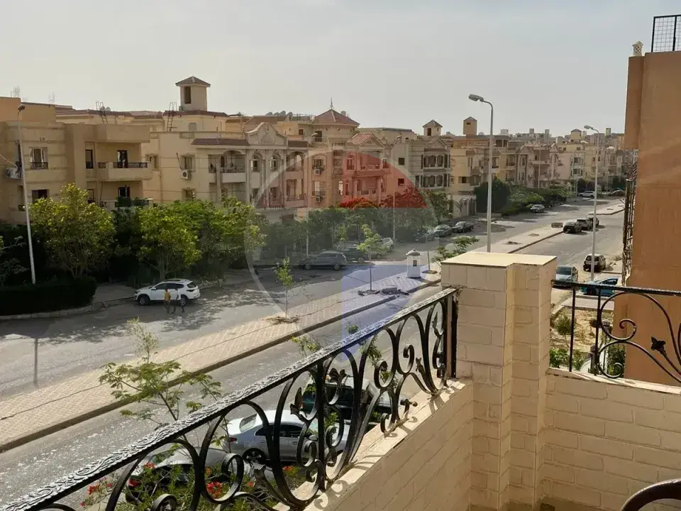 شقة مفروشة للإيجار بالحى الثامن الشيخ زايد