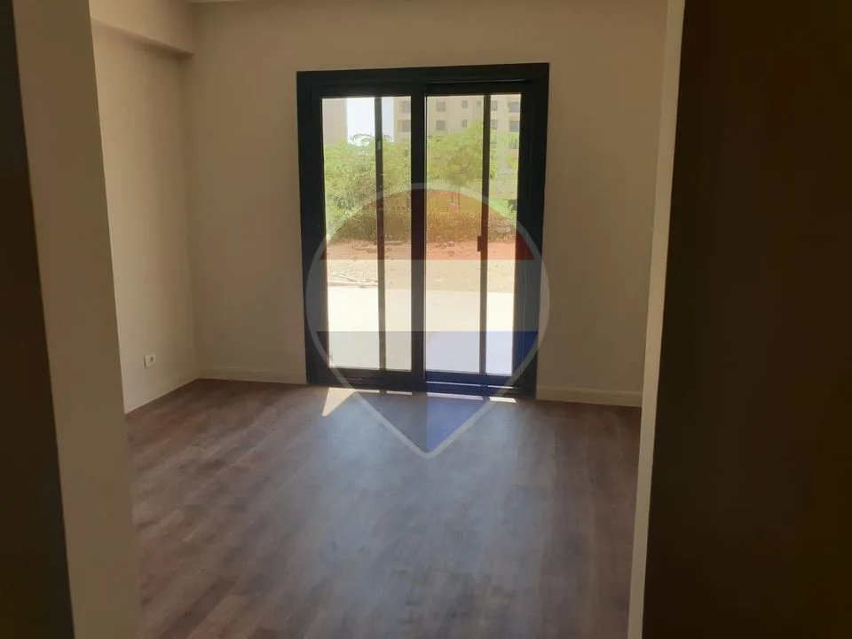 Ground apartment with garden in O West -Orascom