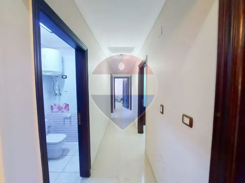 3br apartment very prime location in Sheikh Zayed