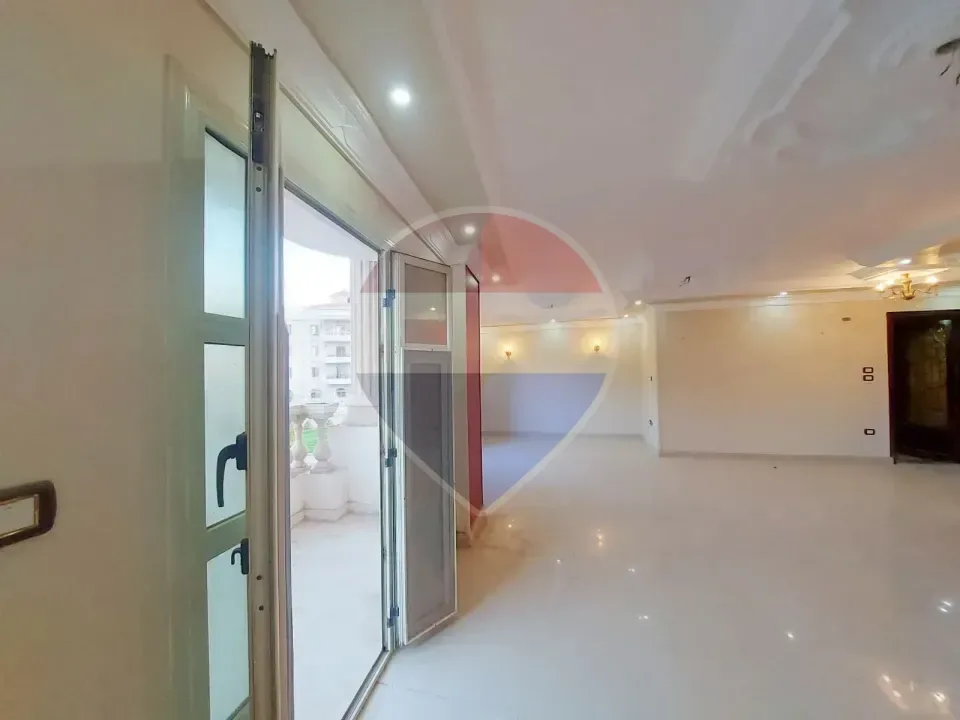 3br apartment very prime location in Sheikh Zayed