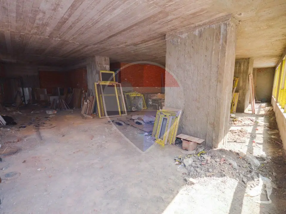 290 sqm administrative flat for rent, with private entrance, Saba Pasha, close to the sea