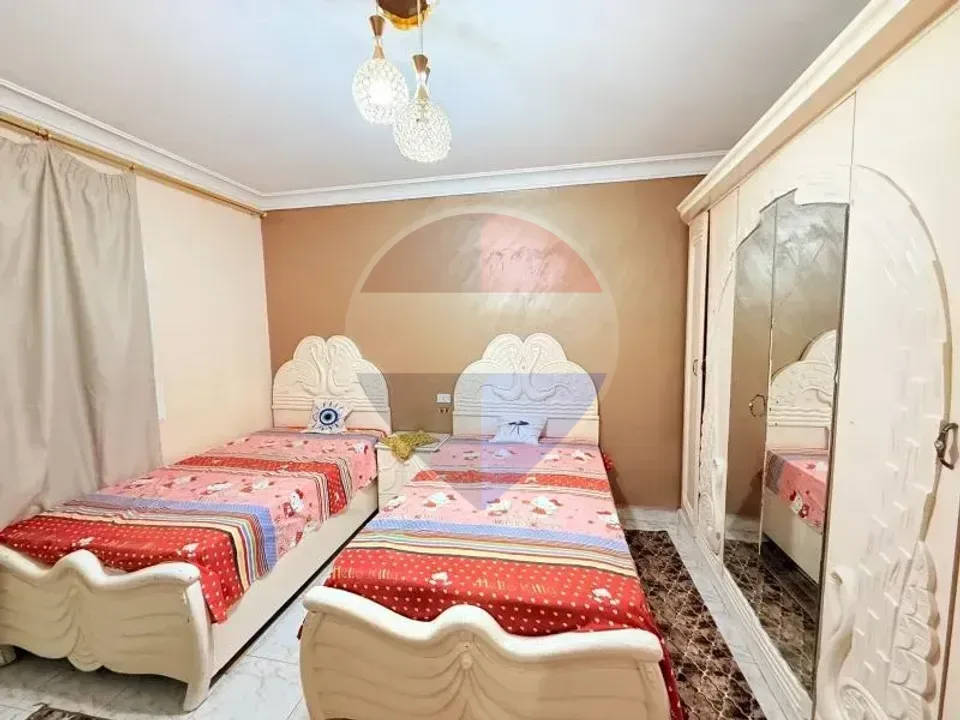 شقة مفروشة بالكامل 3 غرف في كمبوند زايد 2000