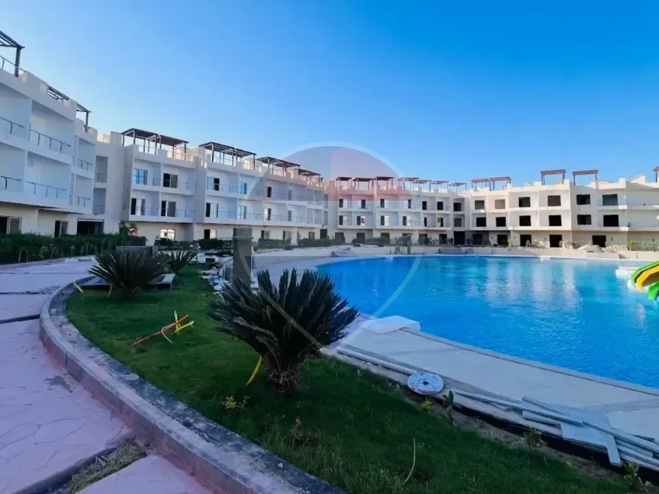 شقة عائلية 3 غرف بروف خاص في منتجع متكامل للبيع