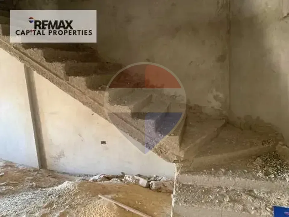 For sale distinctive duplex 180m², land share and garage, immediate delivery