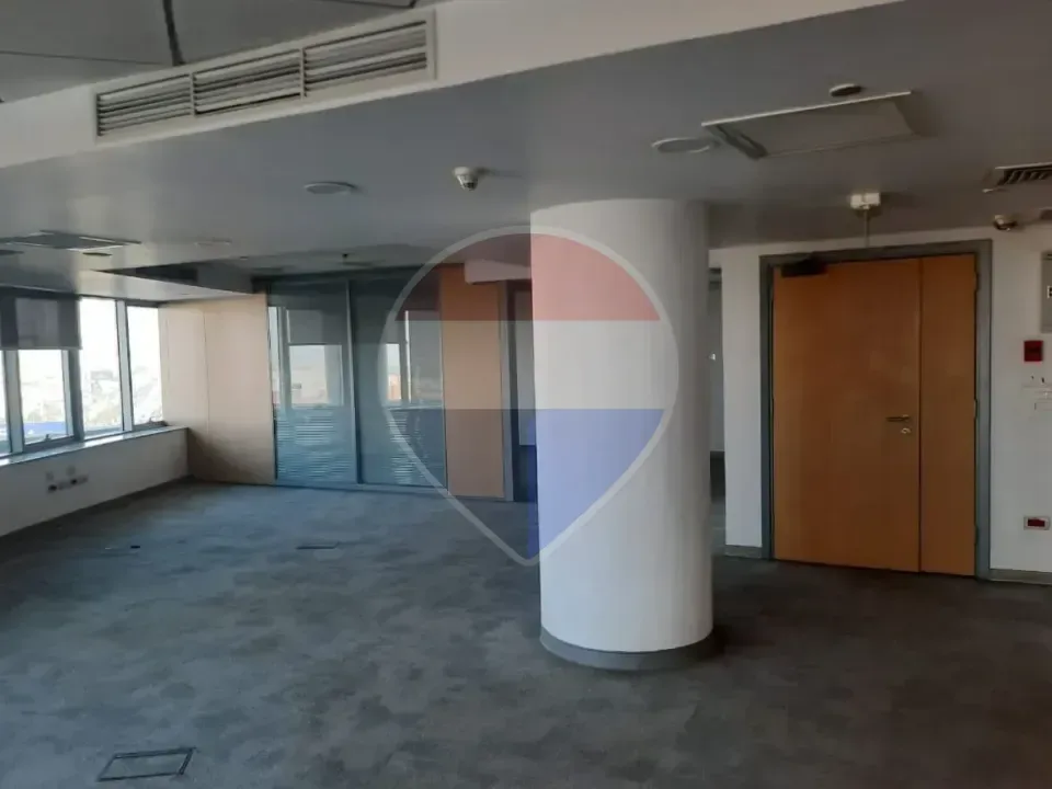 For rent, an administrative space of 600 square meters in a fully finished administrative building with air conditioning on the main North 90th Street