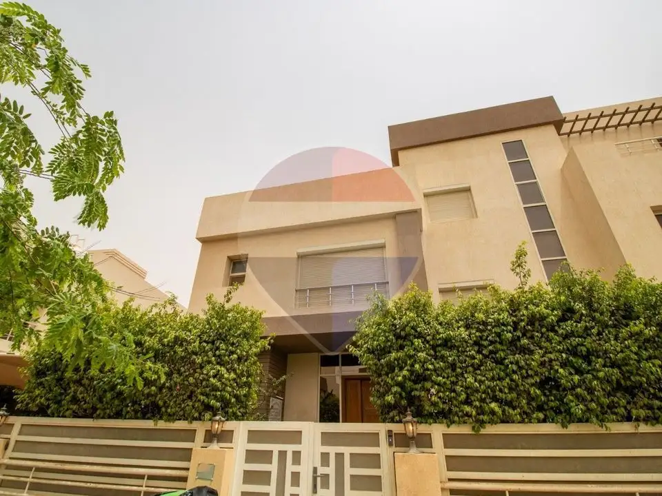 Furnished townhouse with garden -Competitive price in Grand Heights