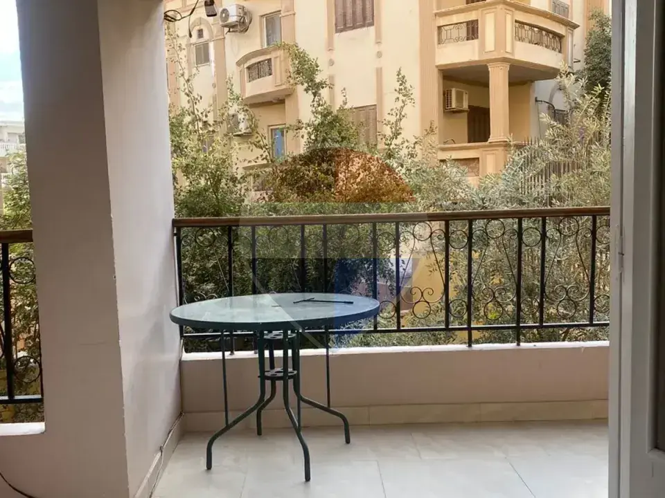 شقة ارضي مفروشة 280م بموقع مميز امام كمبوند زيد