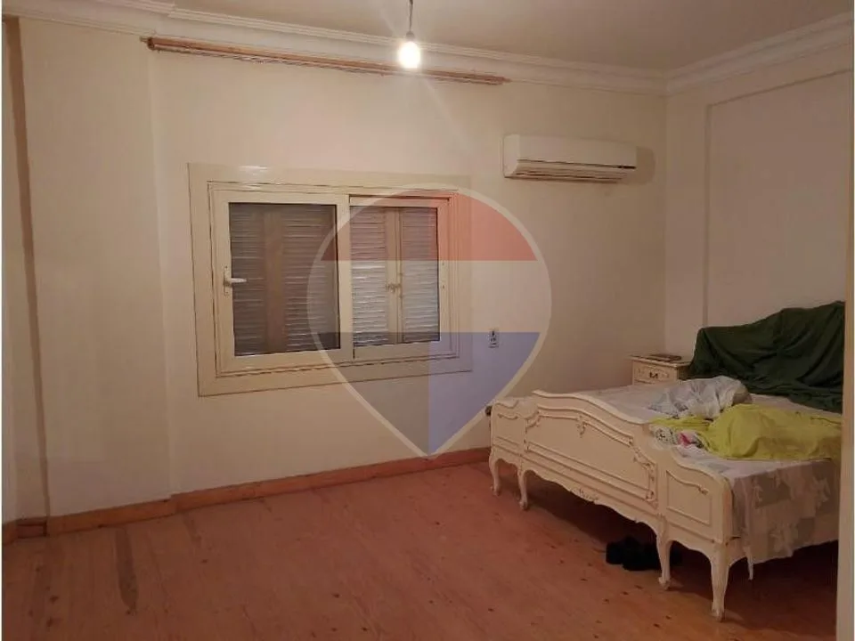 شقة للايجار بالمطبخ والتكيفات في كمبوند الياسمين