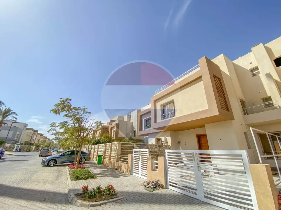 For Sale | Townhouse in Grand Heights