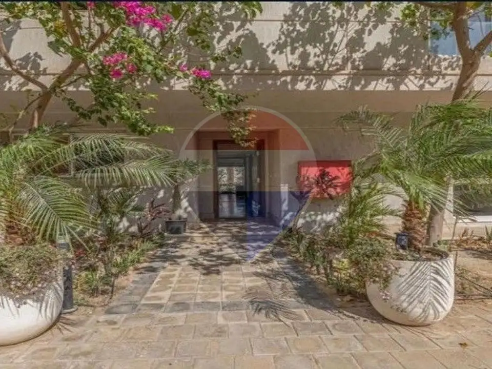 شقة ارضي ريسيل تشطيب فاخر بفيو مميز في ويست هيلز