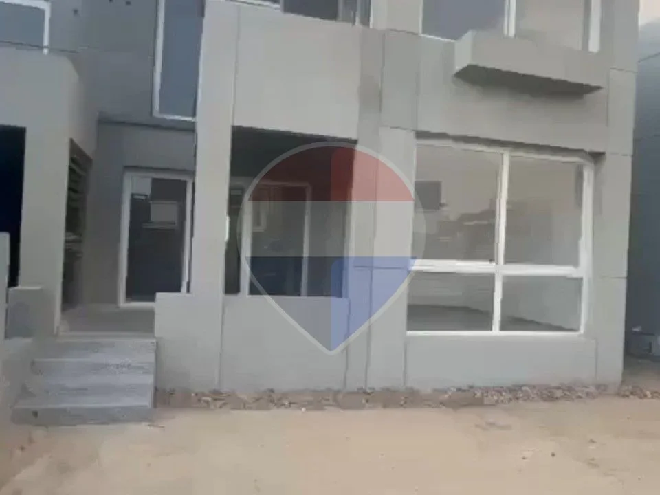 شقة أرضي بحديقة خاصة في موقع متميز داخل كيان