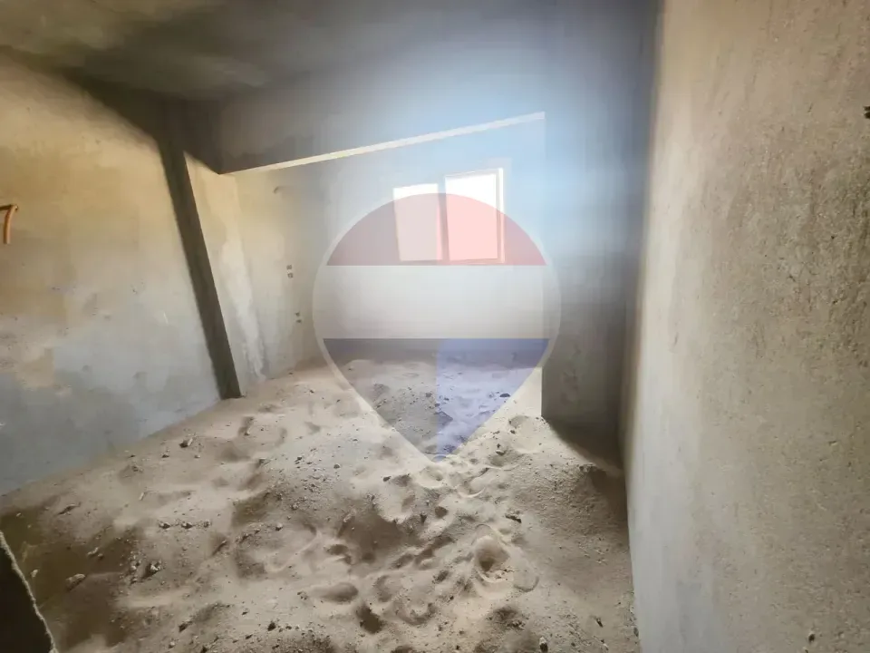 Semi-finished apartment 150m in Gladious Garden