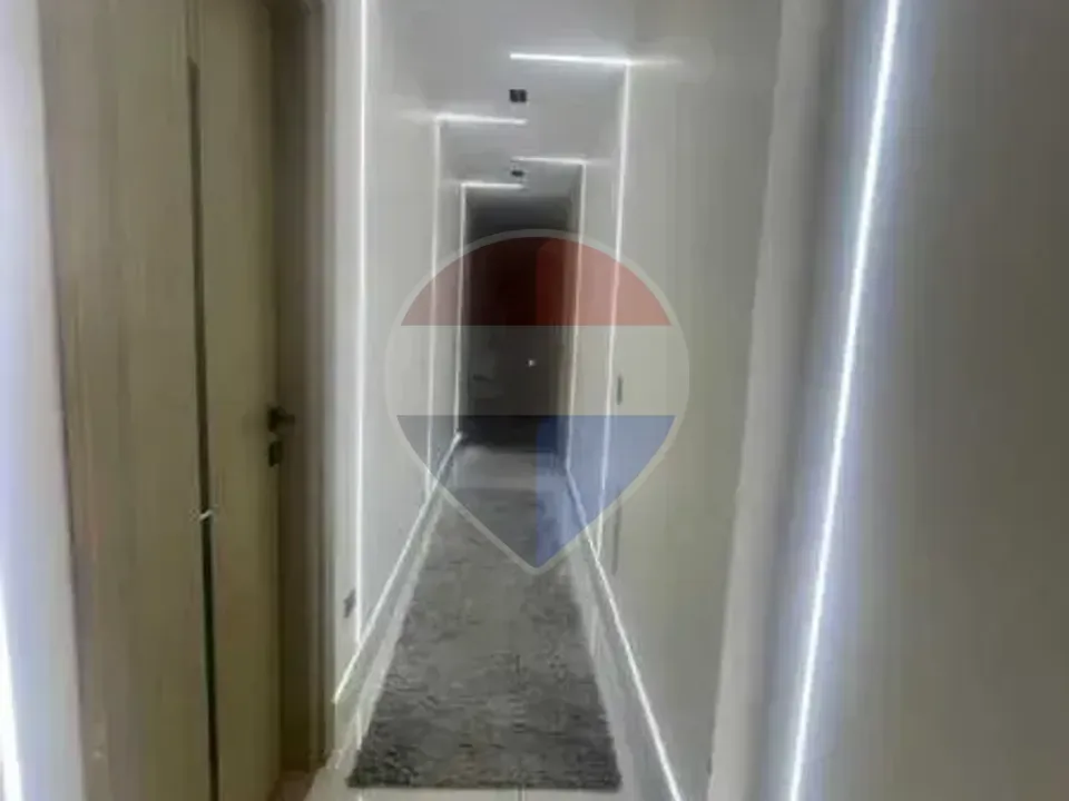 For sophisticated taste: 3-bedroom apartment (2 master) ultra super lux finishing
