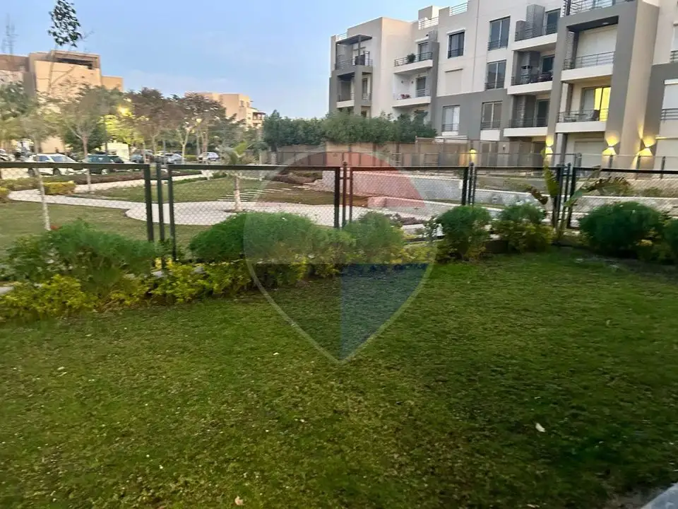 apartment with garden for rent in Palm Parks