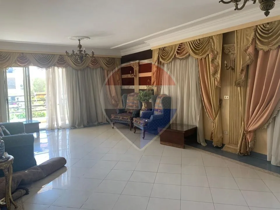Resale apartment in Zayed 2000 - Excellent View