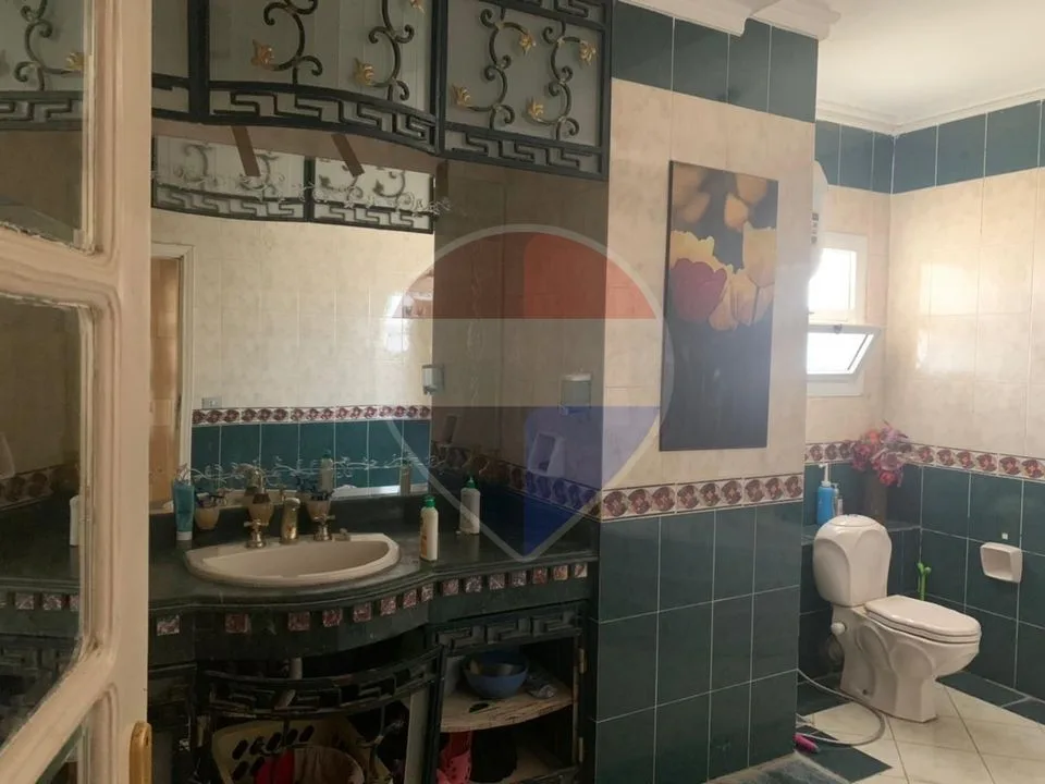 Resale apartment in Zayed 2000 - Excellent View