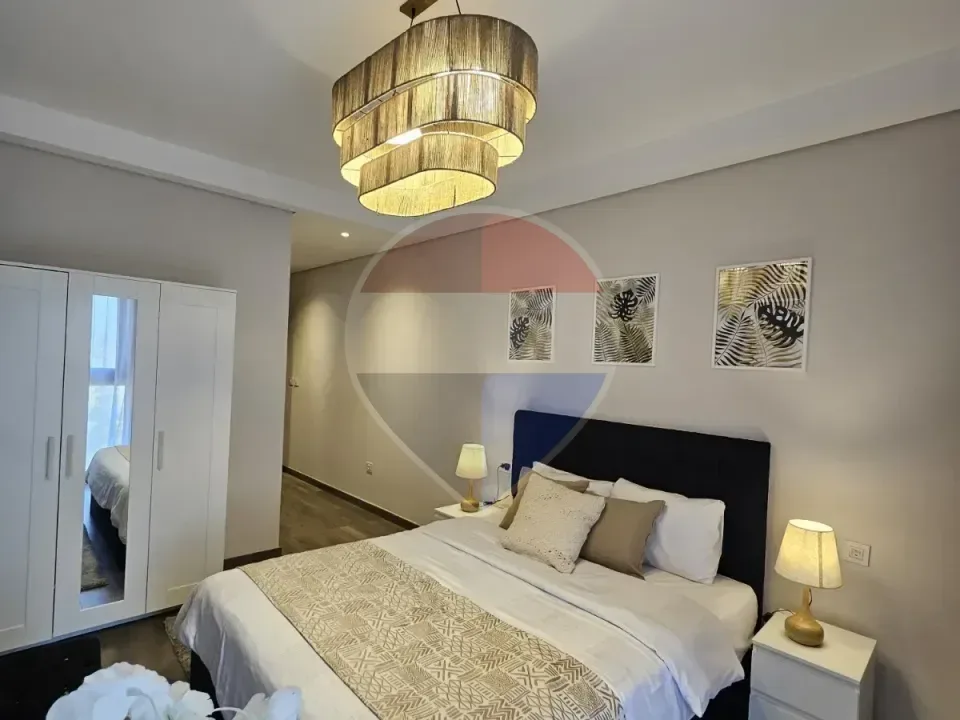 First use Luxurious furnished apartment- Zed West