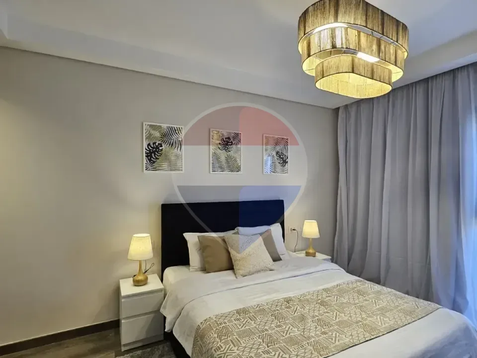 First use Luxurious furnished apartment- Zed West