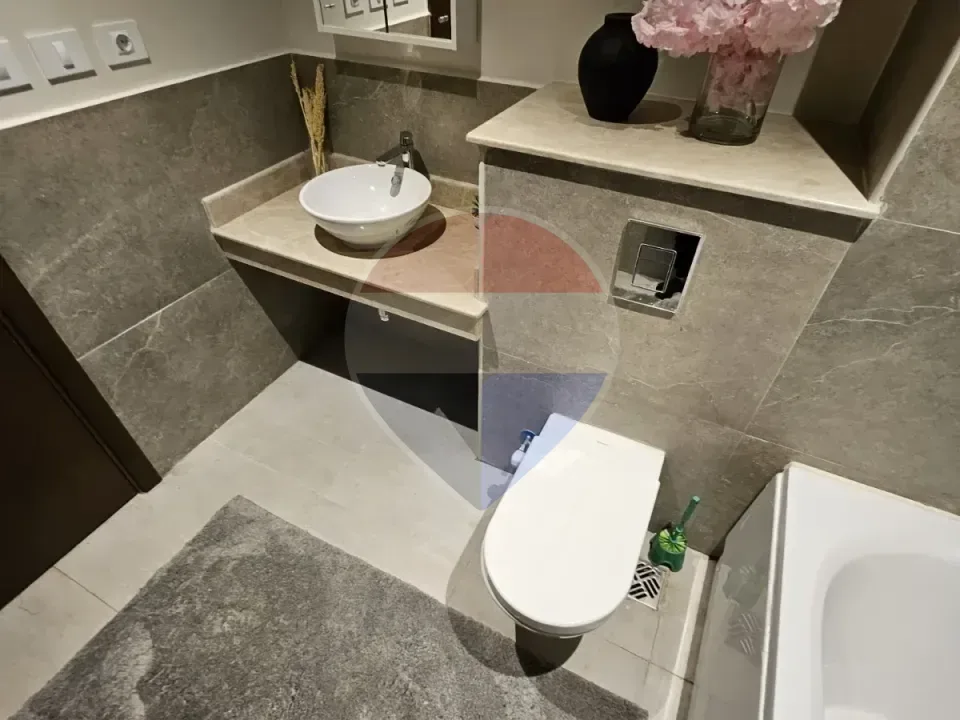 First use Luxurious furnished apartment- Zed West