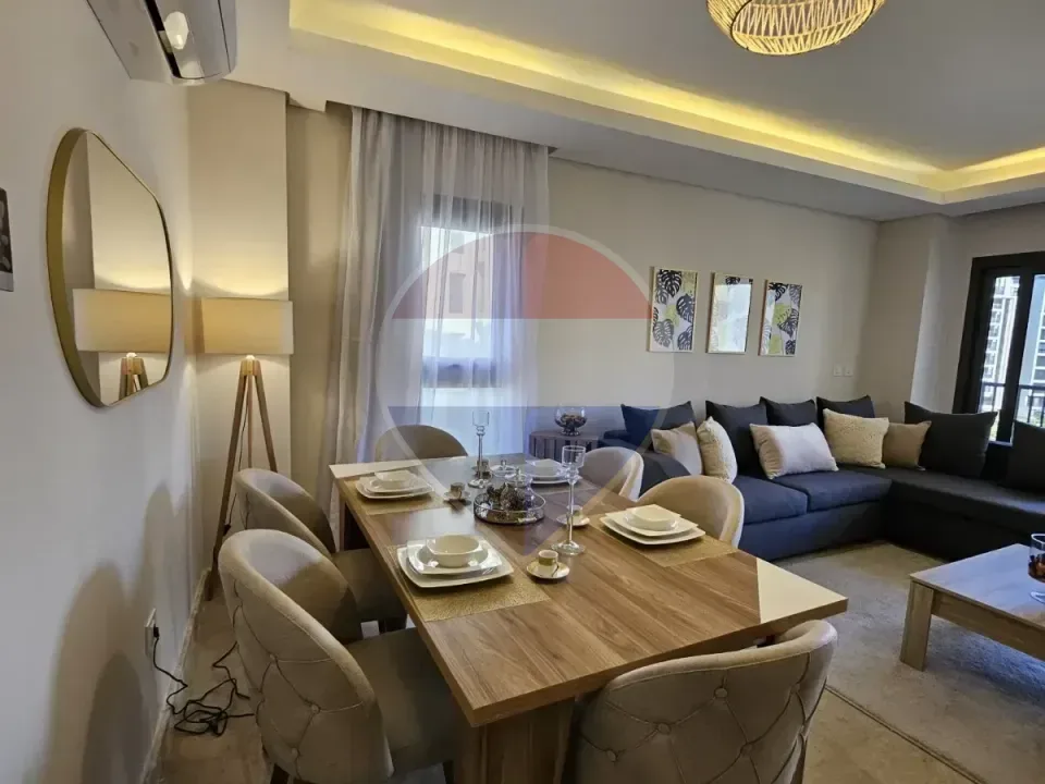 First use Luxurious furnished apartment- Zed West