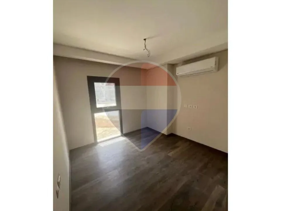 Apartment in a prime location and view -Zed Towers